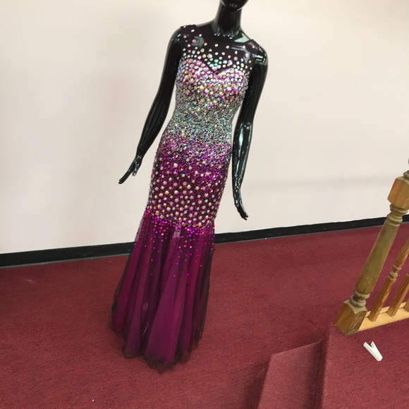 FLASH SALE ‼️‼️ Black/Plum Jolen Dress - Picture 4 of 5